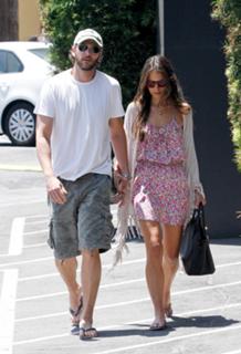 Jordana Brewster feet photo thumbnail