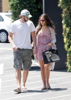 Jordana Brewster feet photo thumbnail
