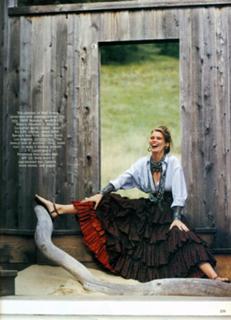 Claudia Schiffer feet photo thumbnail