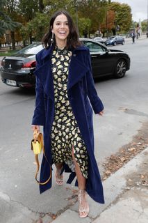 Bruna Marquezine feet photo thumbnail