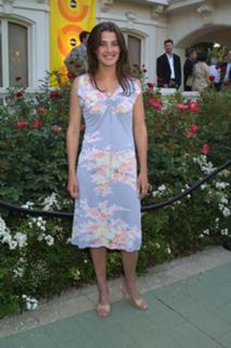Cobie Smulders feet photo thumbnail