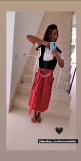 Anna Lewandowska feet photo thumbnail