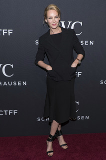 Uma Thurman feet photo thumbnail