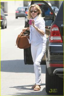 Reese Witherspoon feet photo thumbnail