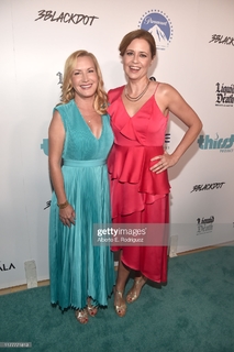 Angela Kinsey feet photo thumbnail