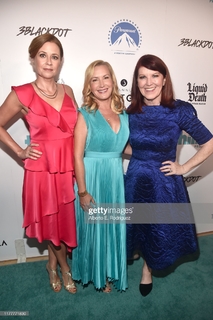 Angela Kinsey feet photo thumbnail