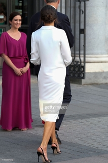 Queen Letizia of Spain feet photo thumbnail