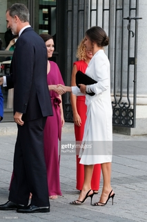 Queen Letizia of Spain feet photo thumbnail