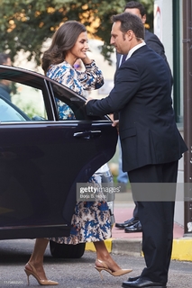 Queen Letizia of Spain feet photo thumbnail