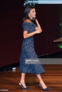 Queen Letizia of Spain feet photo thumbnail