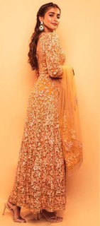 Pooja Hegde feet photo thumbnail