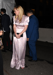 Kirsten Dunst feet photo thumbnail