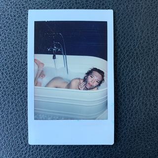 Bella Thorne feet photo thumbnail