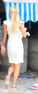 Paris Hilton feet photo thumbnail