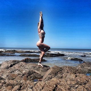 Nicole Neumann feet photo thumbnail