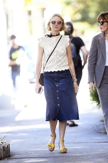 Naomi Watts feet photo thumbnail