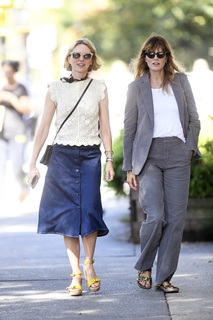 Naomi Watts feet photo thumbnail