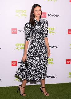 Nina Dobrev feet photo thumbnail