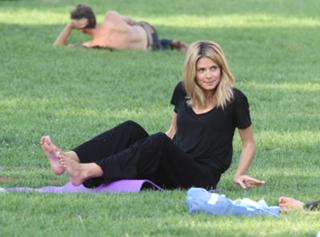 Heidi Klum feet photo thumbnail