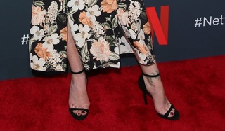 Christina Applegate feet photo thumbnail