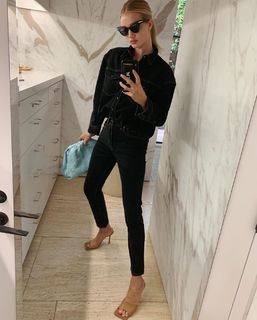 Rosie Huntington-Whiteley feet photo thumbnail