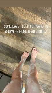 Holly Holm feet photo thumbnail