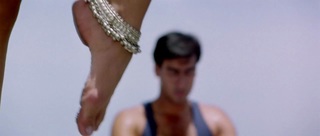Karisma Kapoor feet photo thumbnail