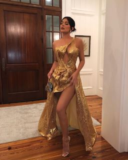 Kylie Jenner feet photo thumbnail