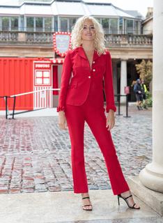 Pixie Lott feet photo thumbnail