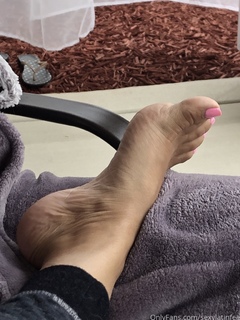 Vida Guerra feet photo thumbnail
