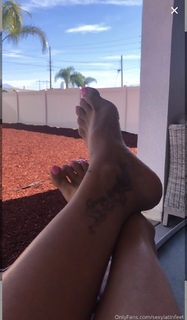 Vida Guerra feet photo thumbnail