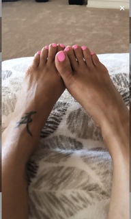 Vida Guerra feet photo thumbnail