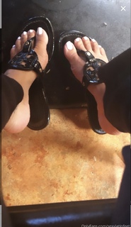 Vida Guerra feet photo thumbnail