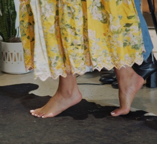 Shay Mitchell feet photo thumbnail