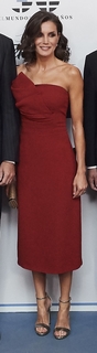 Queen Letizia of Spain feet photo thumbnail