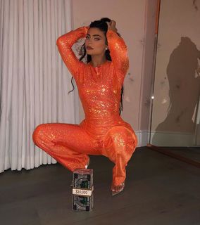 Kylie Jenner feet photo thumbnail