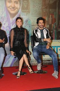 Anushka Sharma feet photo thumbnail