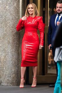 Jennifer Lopez feet photo thumbnail