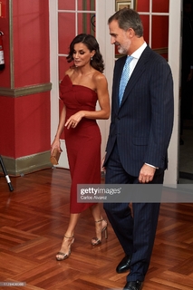 Queen Letizia of Spain feet photo thumbnail