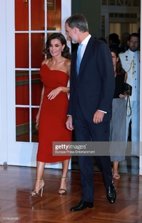 Queen Letizia of Spain feet photo thumbnail