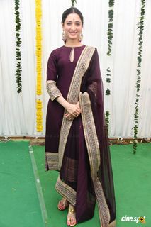 Tamannaah Bhatia feet photo thumbnail