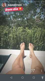 Juliana Salimeni feet photo thumbnail
