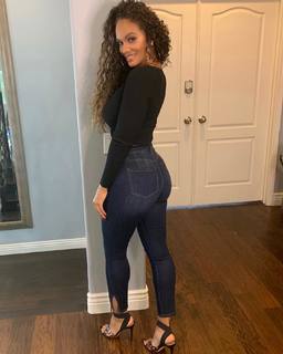 Evelyn Lozada feet photo thumbnail