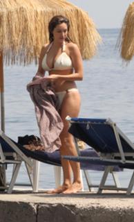 Kelly Brook feet photo thumbnail