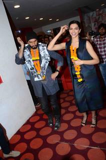 Deepika Padukone feet photo thumbnail