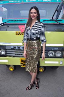Deepika Padukone feet photo thumbnail
