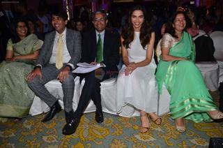 Deepika Padukone feet photo thumbnail