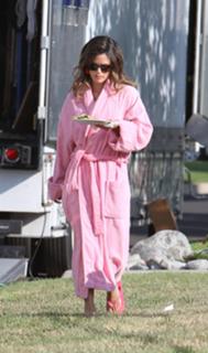 Rachel Bilson feet photo thumbnail