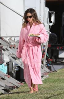 Rachel Bilson feet photo thumbnail