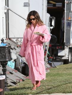 Rachel Bilson feet photo thumbnail